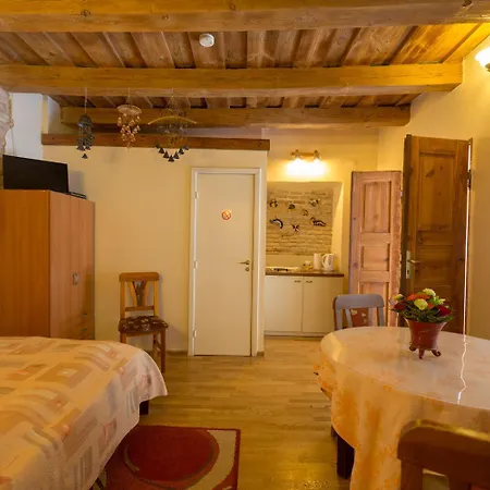 Frühstückspension Bernardinu House 3*