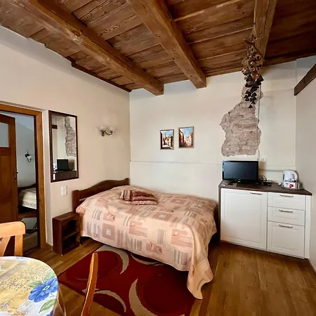 Bernardinu House 3*