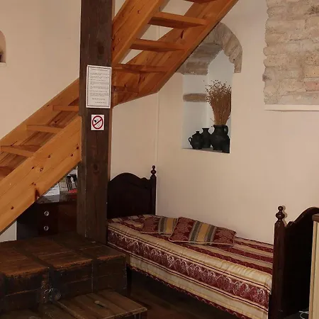 Bernardinu House 2*