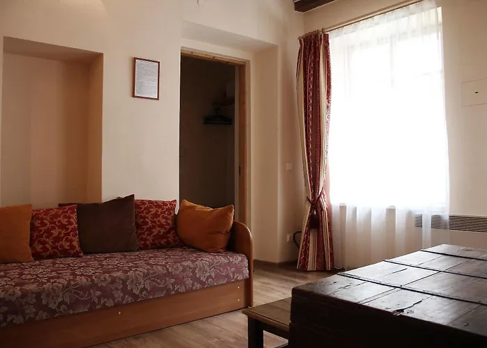 Nakvynė ir pusryčiai Bernardinu House 3*