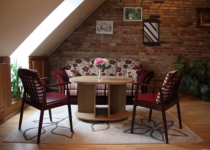 バーナディニュ ハウス