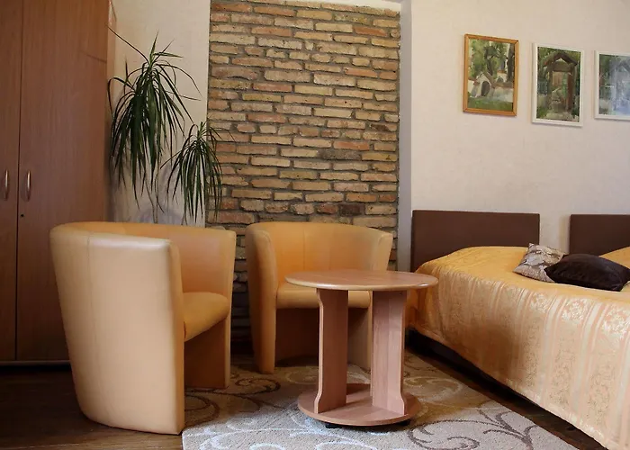 Nakvynė ir pusryčiai Bernardinu House 3*